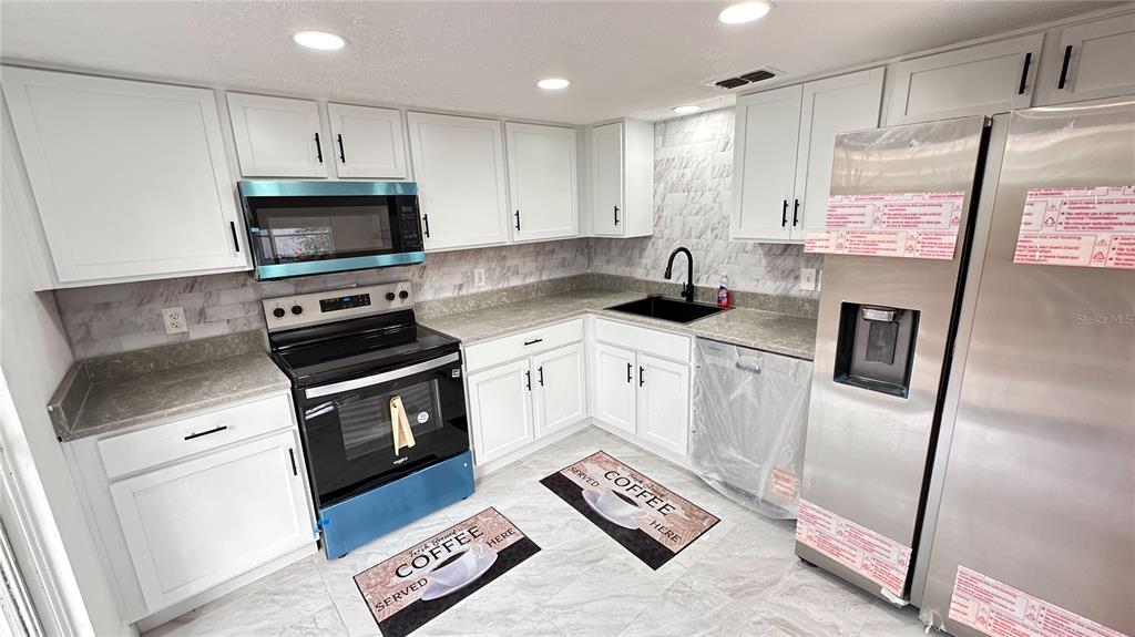 2320 Pebble Brook Road Kissimmee, FL 34741 - Photo 5 of 23