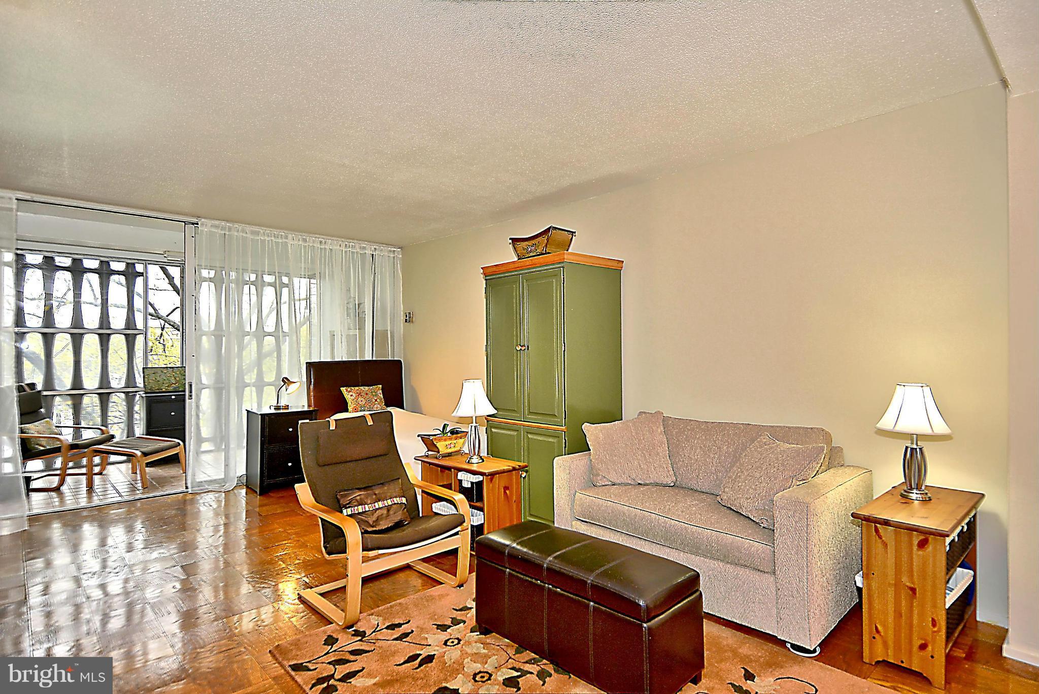 1311 Delaware Avenue Southwest, Unit S545 Washington, DC 20024 - Photo 5 of 18 Living Room