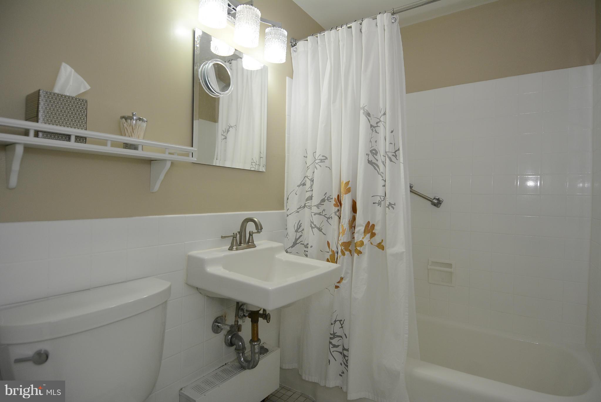 1311 Delaware Avenue Southwest, Unit S545 Washington, DC 20024 - Photo 8 of 18 Bath