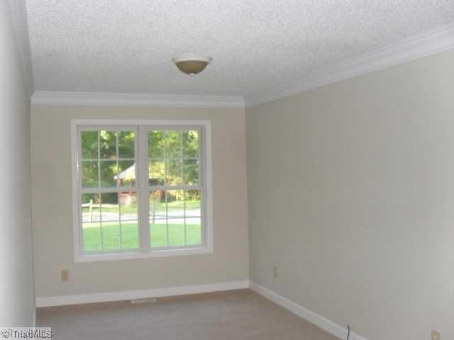 570 Kanoy Road Thomasville, NC 27360 - Photo 3 of 8 Interior Space/Layout.