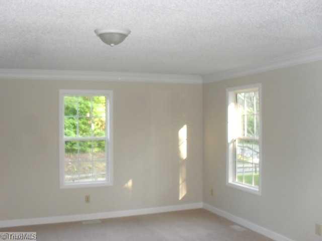 570 Kanoy Road Thomasville, NC 27360 - Photo 4 of 8 Interior Space/Layout.