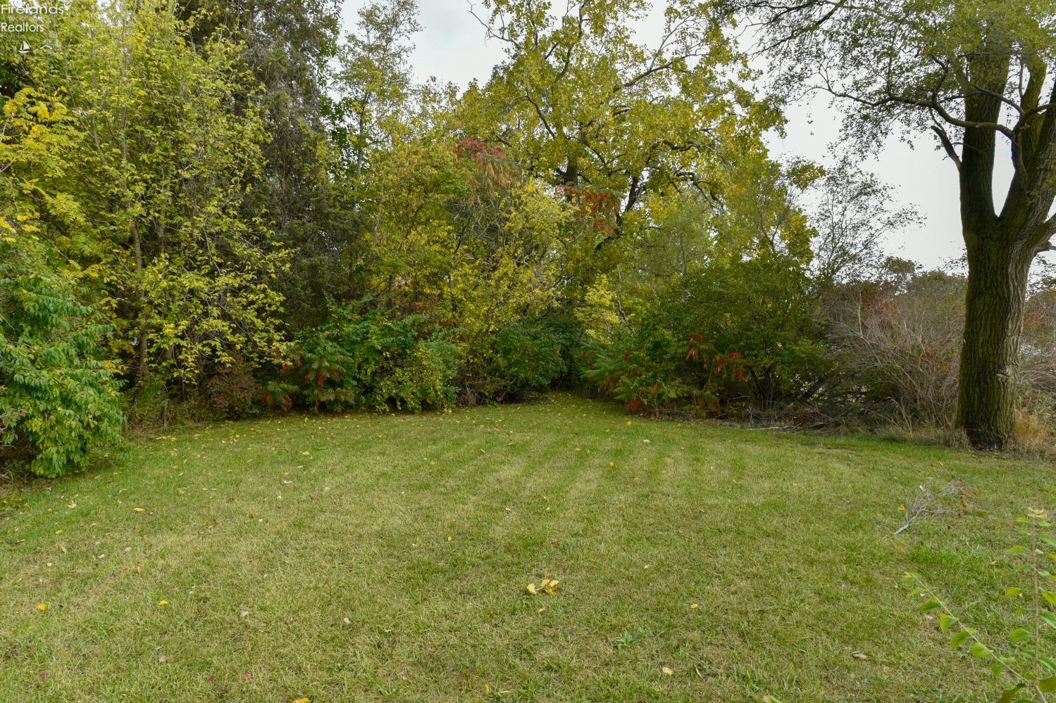 1372 South Dubbert Road Port Clinton, OH 43452 - Photo 4 of 5 Gallery Image 4