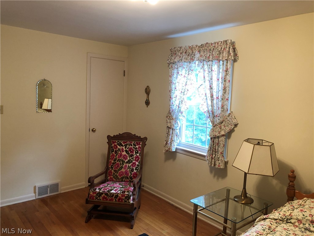 4099 Charlton Road Cleveland, OH 44121 - Photo 18 of 31