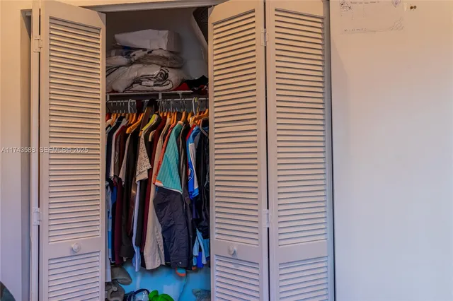 $530,000 | 220 Northeast 211th Street, Miami, FL 33179