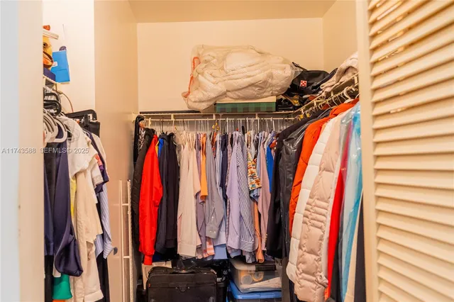 $530,000 | 220 Northeast 211th Street, Miami, FL 33179