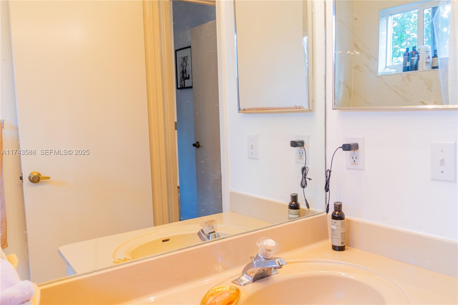 220 Northeast 211th Street Miami, FL 33179 - Photo 21 of 36