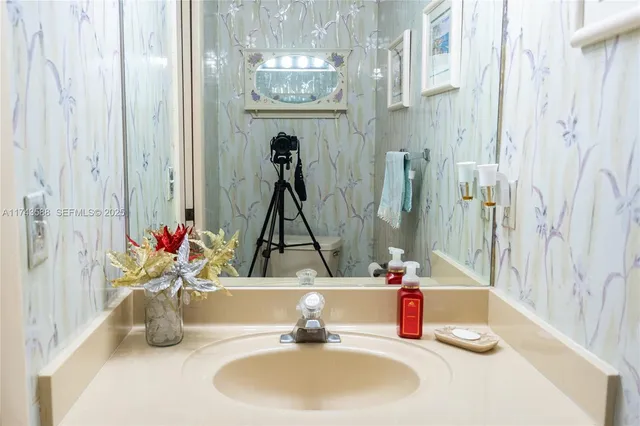 $530,000 | 220 Northeast 211th Street, Miami, FL 33179