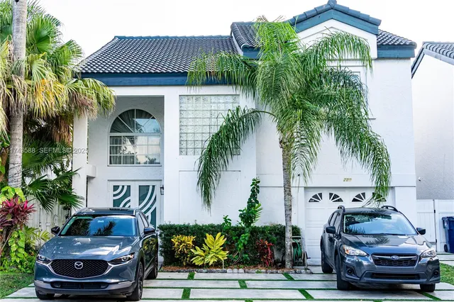 $530,000 | 220 Northeast 211th Street, Miami, FL 33179