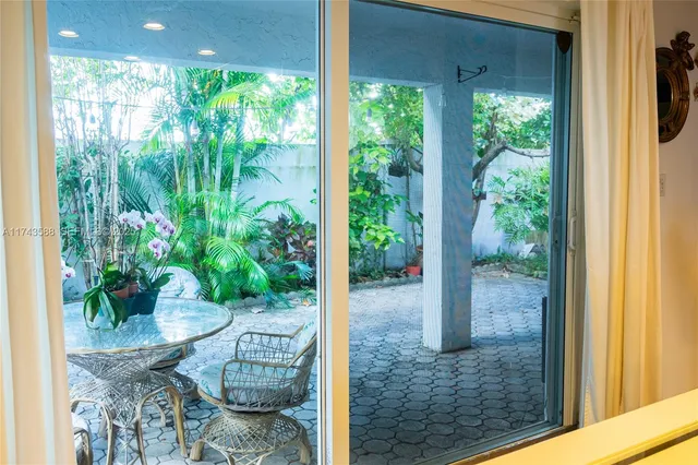 $530,000 | 220 Northeast 211th Street, Miami, FL 33179