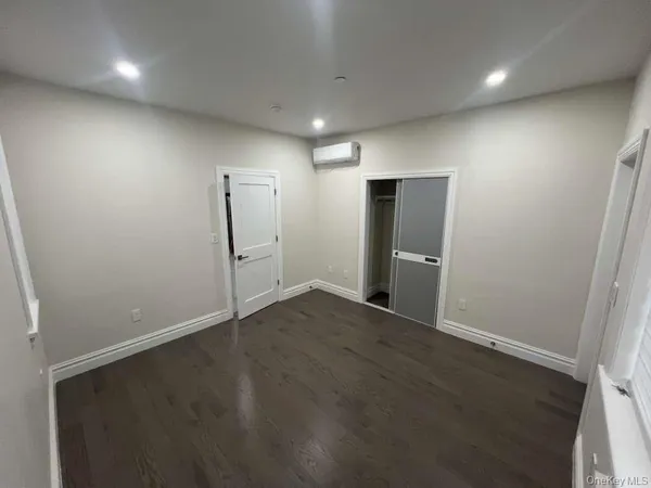 $3,300 | 61-14 Cloverdale Boulevard | Oakland Gardens