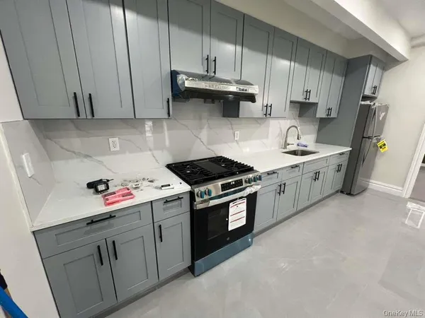 $3,300 | 61-14 Cloverdale Boulevard | Oakland Gardens