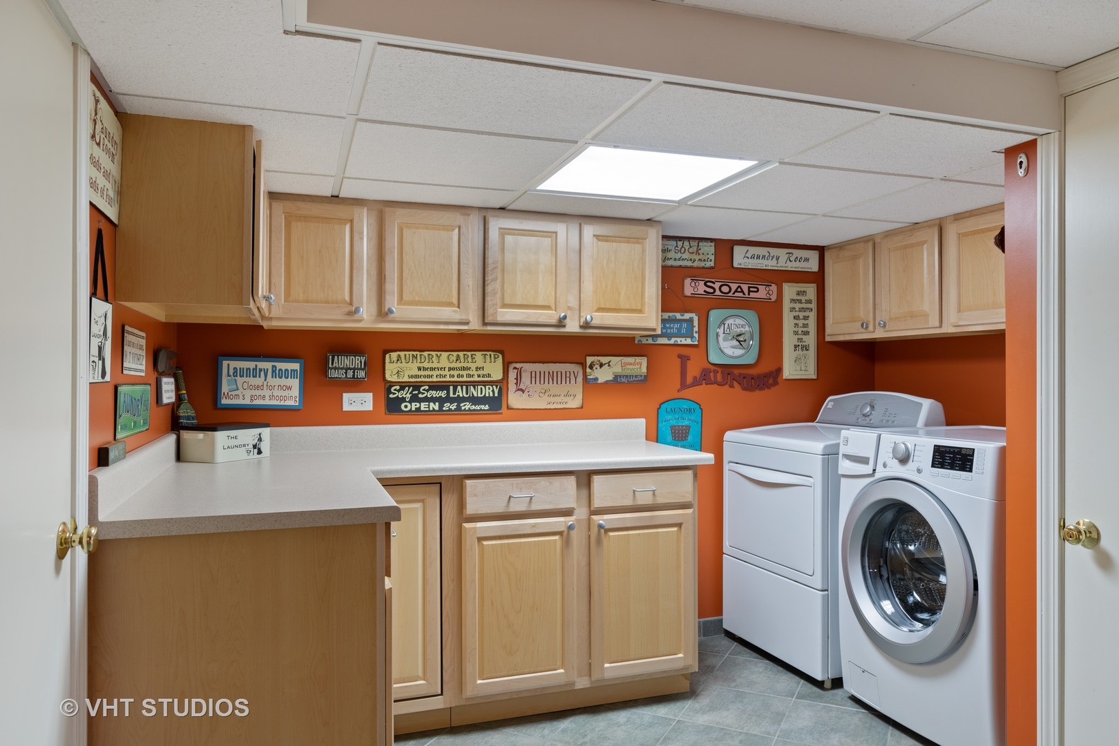 245 East St Charles Road Elmhurst, IL 60126 - Photo 16 of 18 a utility room with dryer and washer