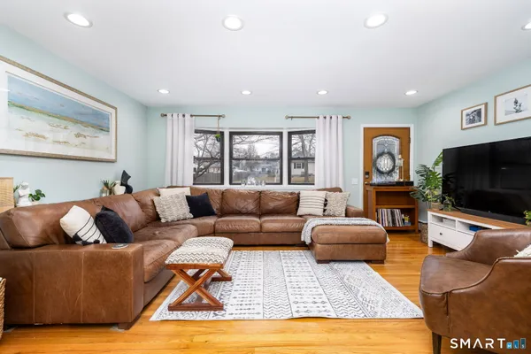 $319,000 | 32 Jackson Road, Enfield, CT 06082