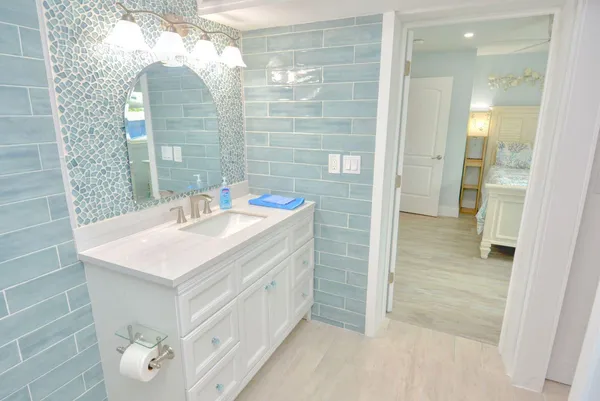 $3,000 | 1315 Northeast Flora Place, Jensen Beach, FL 34957
