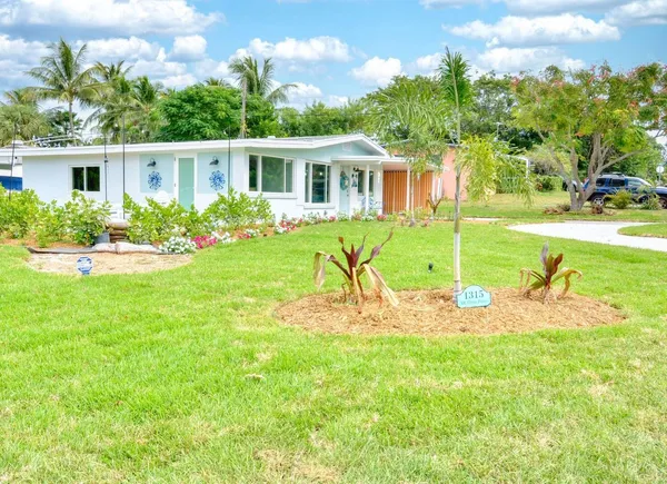 $3,000 | 1315 Northeast Flora Place, Jensen Beach, FL 34957