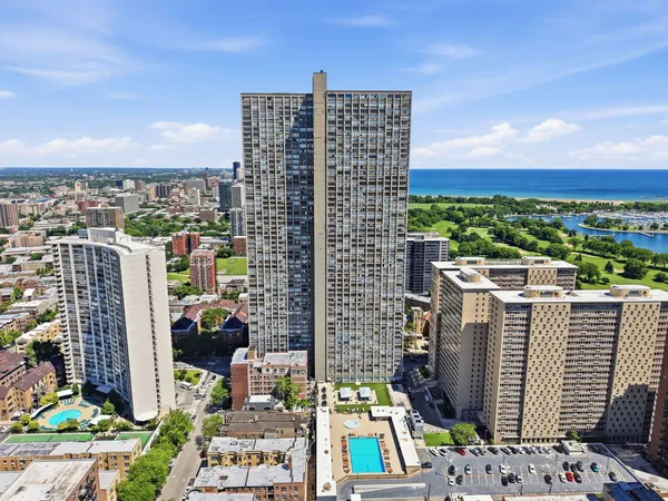 $249,900 | 655 West Irving Park Road, Unit 2704, Chicago, IL 60613