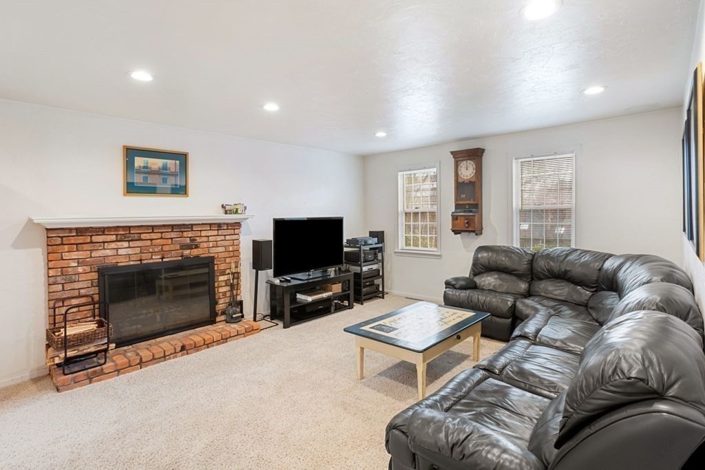 19 Washington Drive Acton, MA 01720 - Photo 12 of 36