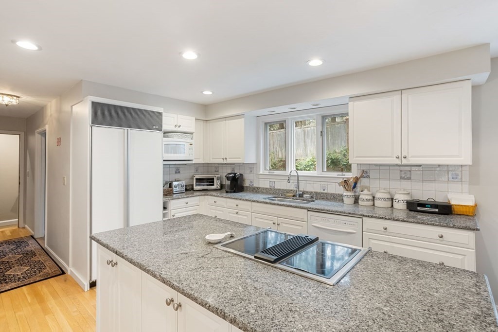 19 Washington Drive Acton, MA 01720 - Photo 6 of 36