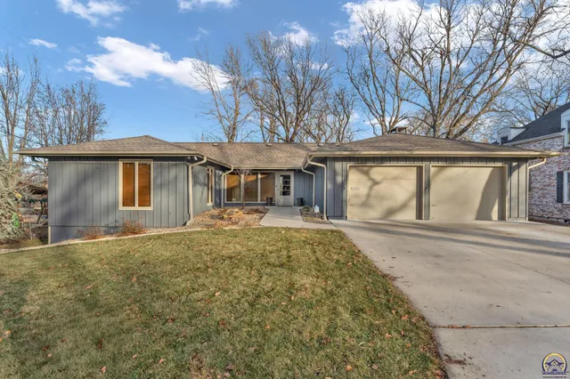 $344,000 | 2720 Southwest College Avenue, Topeka, KS 66611