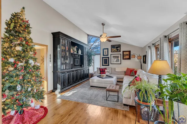 $342,000 | 2720 Southwest College Avenue, Topeka, KS 66611