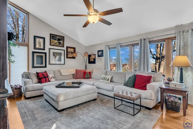 $342,000 | 2720 Southwest College Avenue, Topeka, KS 66611