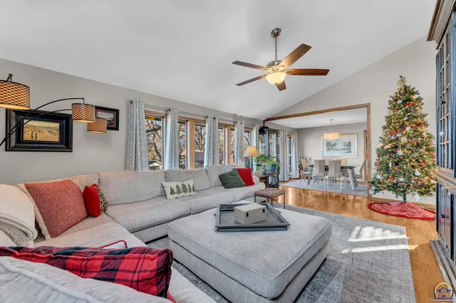 $342,000 | 2720 Southwest College Avenue, Topeka, KS 66611