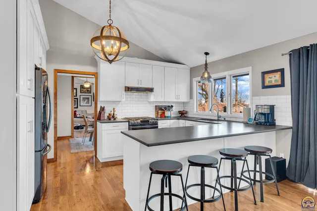 $342,000 | 2720 Southwest College Avenue, Topeka, KS 66611