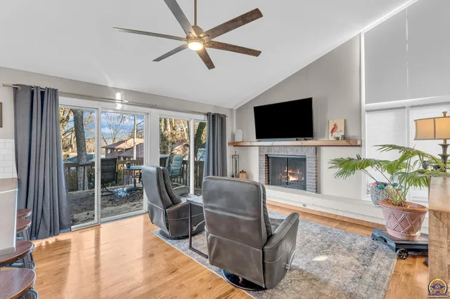 $342,000 | 2720 Southwest College Avenue, Topeka, KS 66611