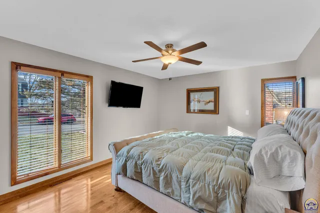 $342,000 | 2720 Southwest College Avenue, Topeka, KS 66611