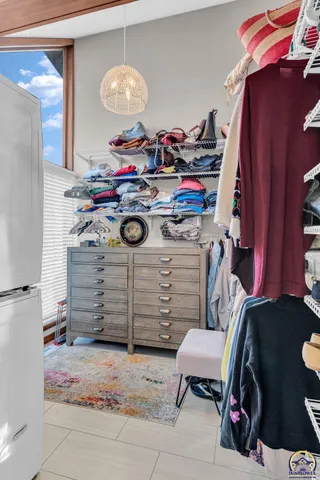 $342,000 | 2720 Southwest College Avenue, Topeka, KS 66611