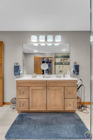 $342,000 | 2720 Southwest College Avenue, Topeka, KS 66611