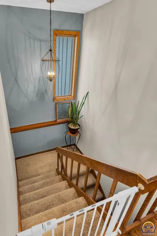 $342,000 | 2720 Southwest College Avenue, Topeka, KS 66611