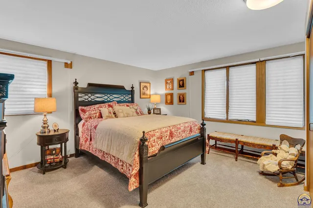 $342,000 | 2720 Southwest College Avenue, Topeka, KS 66611