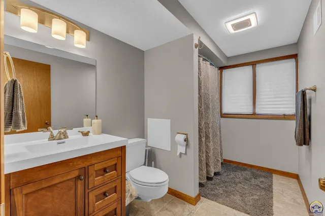 $342,000 | 2720 Southwest College Avenue, Topeka, KS 66611