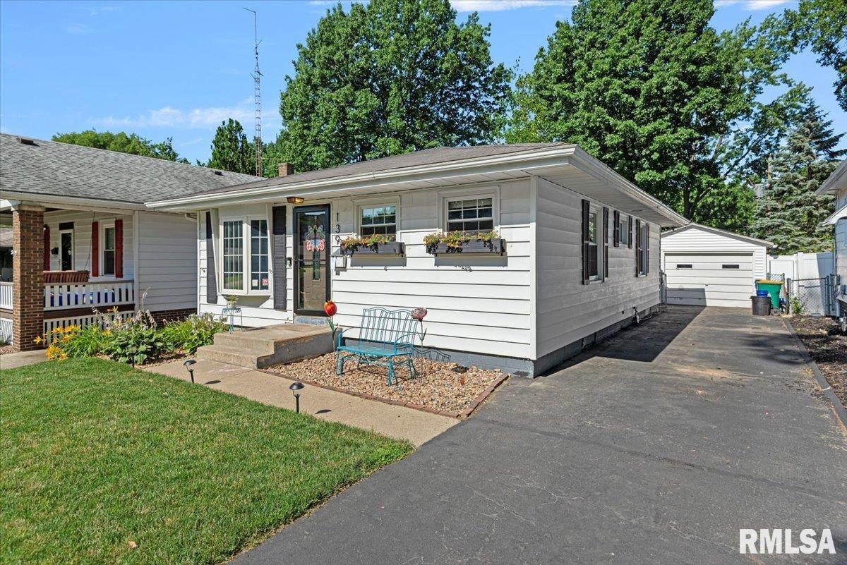 139 North Illinois Street Springfield, IL 62702 - Photo 2 of 32