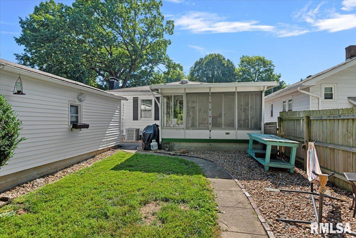 139 North Illinois Street Springfield, IL 62702 - Photo 30 of 32