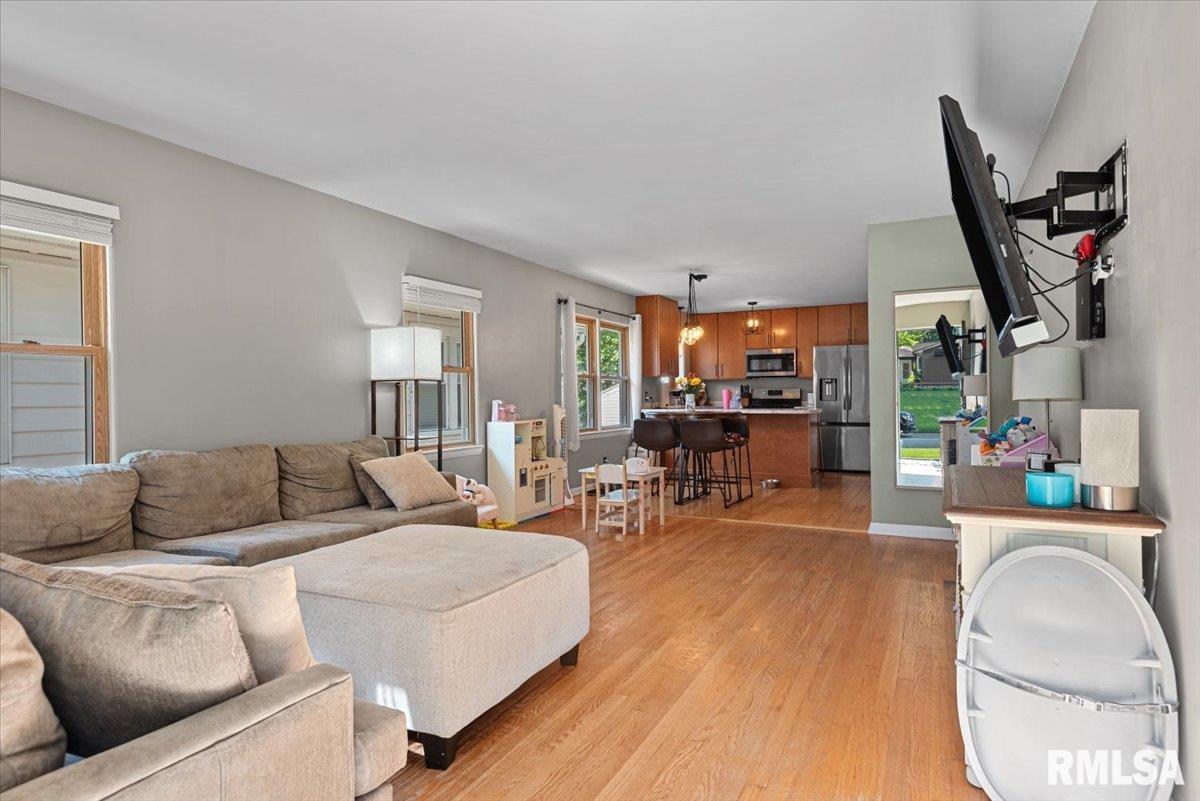 139 North Illinois Street Springfield, IL 62702 - Photo 4 of 32