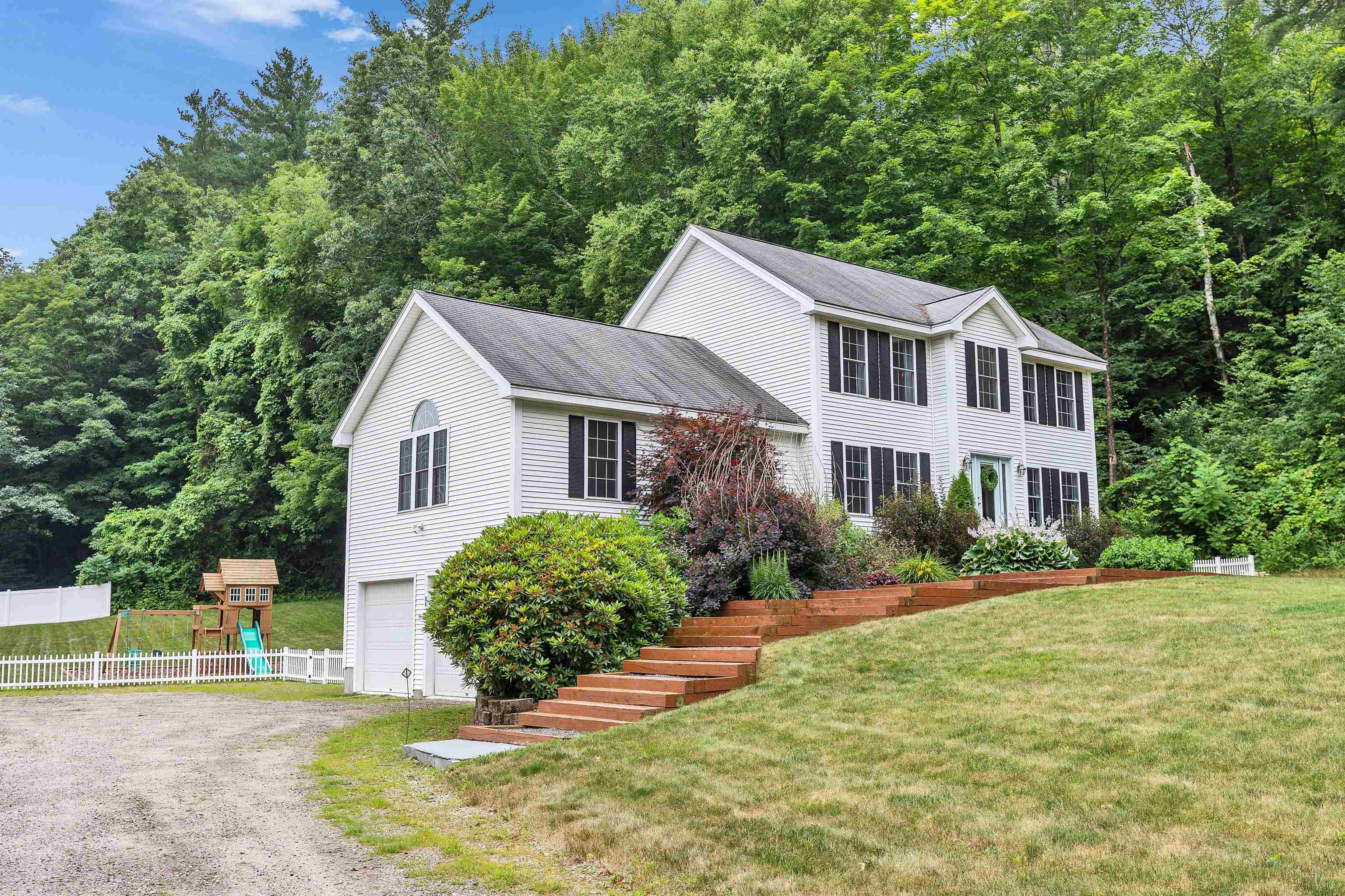 86 Center Road Milford, NH 03055 - Photo 4 of 36