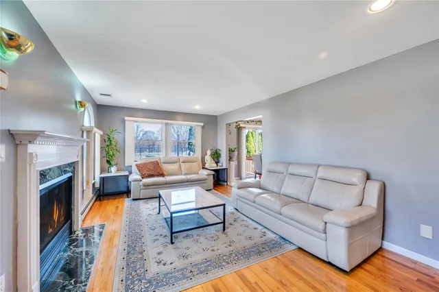 $1,548,888 | 133 Wentworth Avenue, Albertson, NY 11507