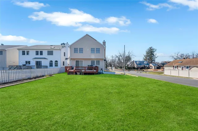 $1,548,888 | 133 Wentworth Avenue, Albertson, NY 11507