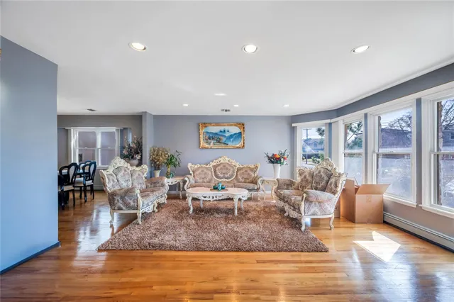 $1,548,888 | 133 Wentworth Avenue, Albertson, NY 11507