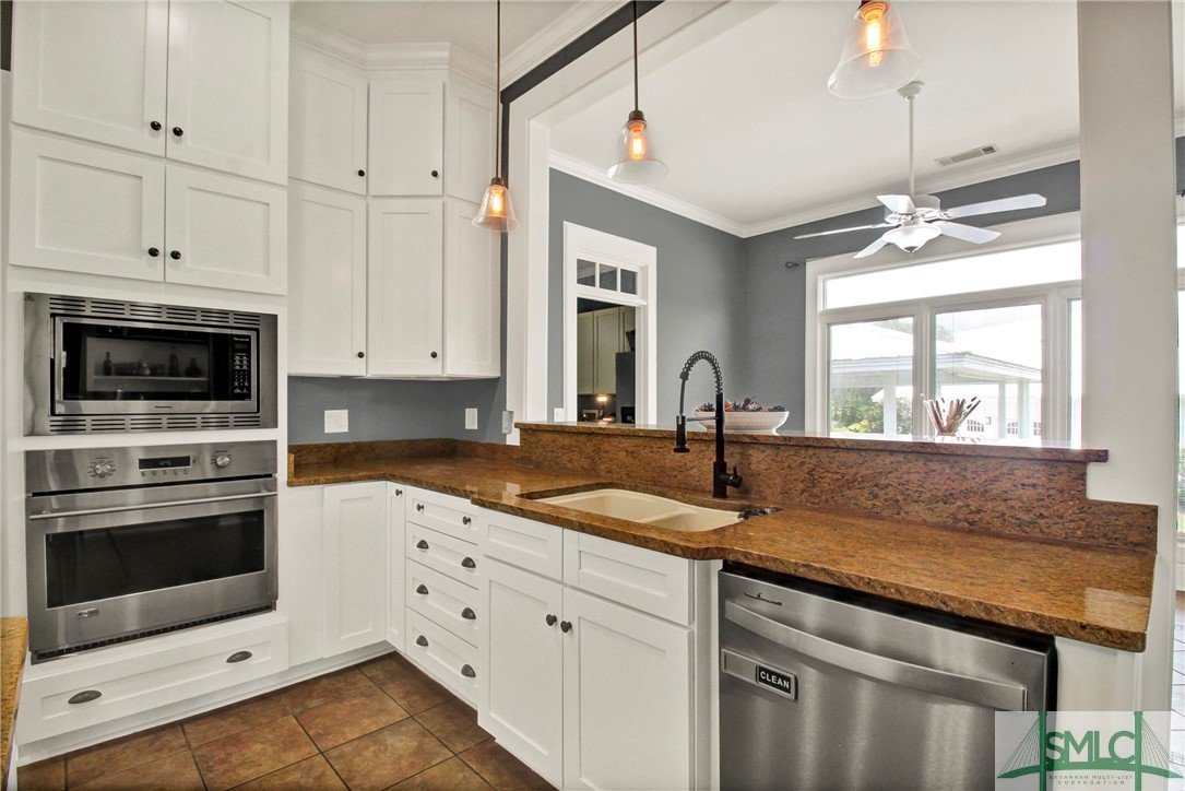 1600 Arcola Road Pembroke, GA 31321 - Photo 17 of 50 Kitchen