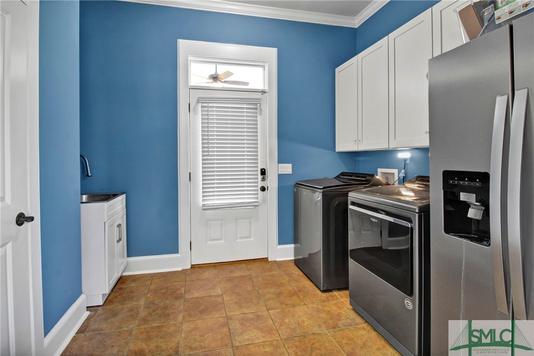 1600 Arcola Road Pembroke, GA 31321 - Photo 20 of 50 Laundry Room with full sink