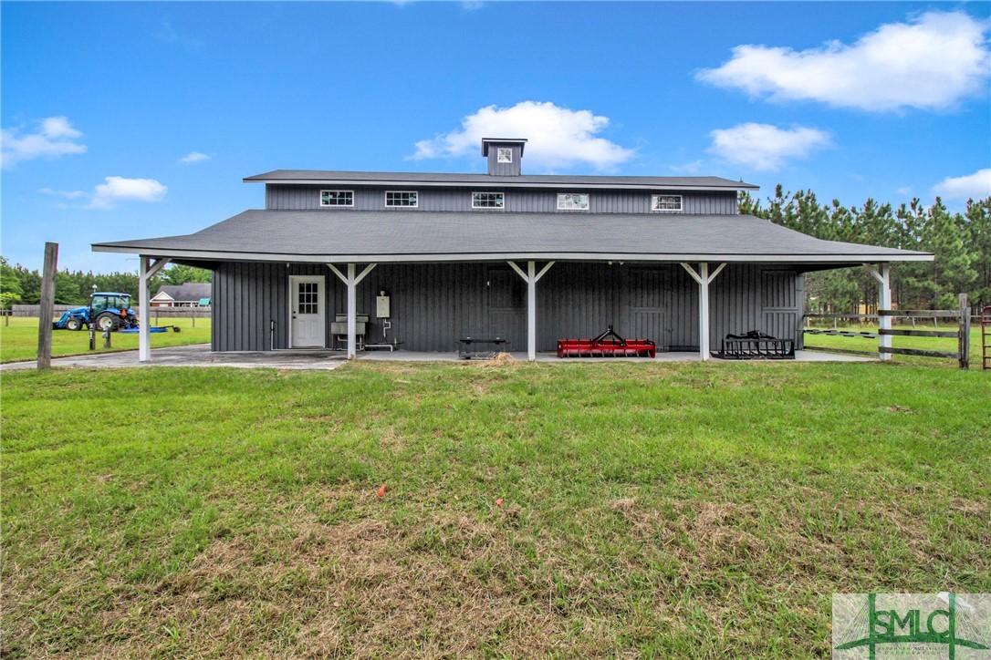 1600 Arcola Road Pembroke, GA 31321 - Photo 44 of 50 Side view of barn & sink