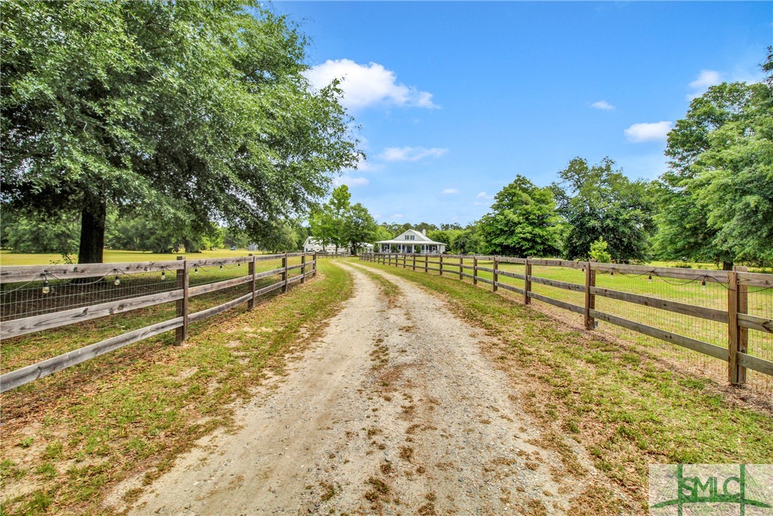 1600 Arcola Road Pembroke, GA 31321 - Photo 9 of 50 Private drive up to the home