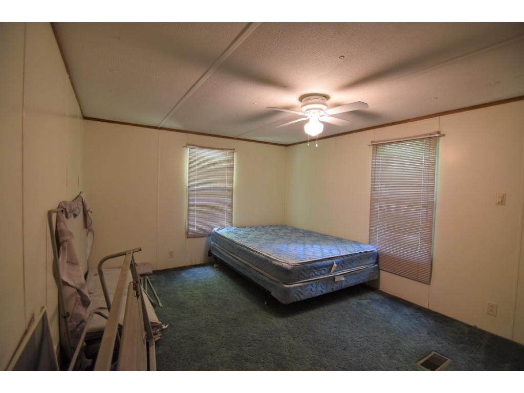 205 Dry Branch Road Elizabethton, TN 37643 - Photo 17 of 22 2nd Large Bedroom