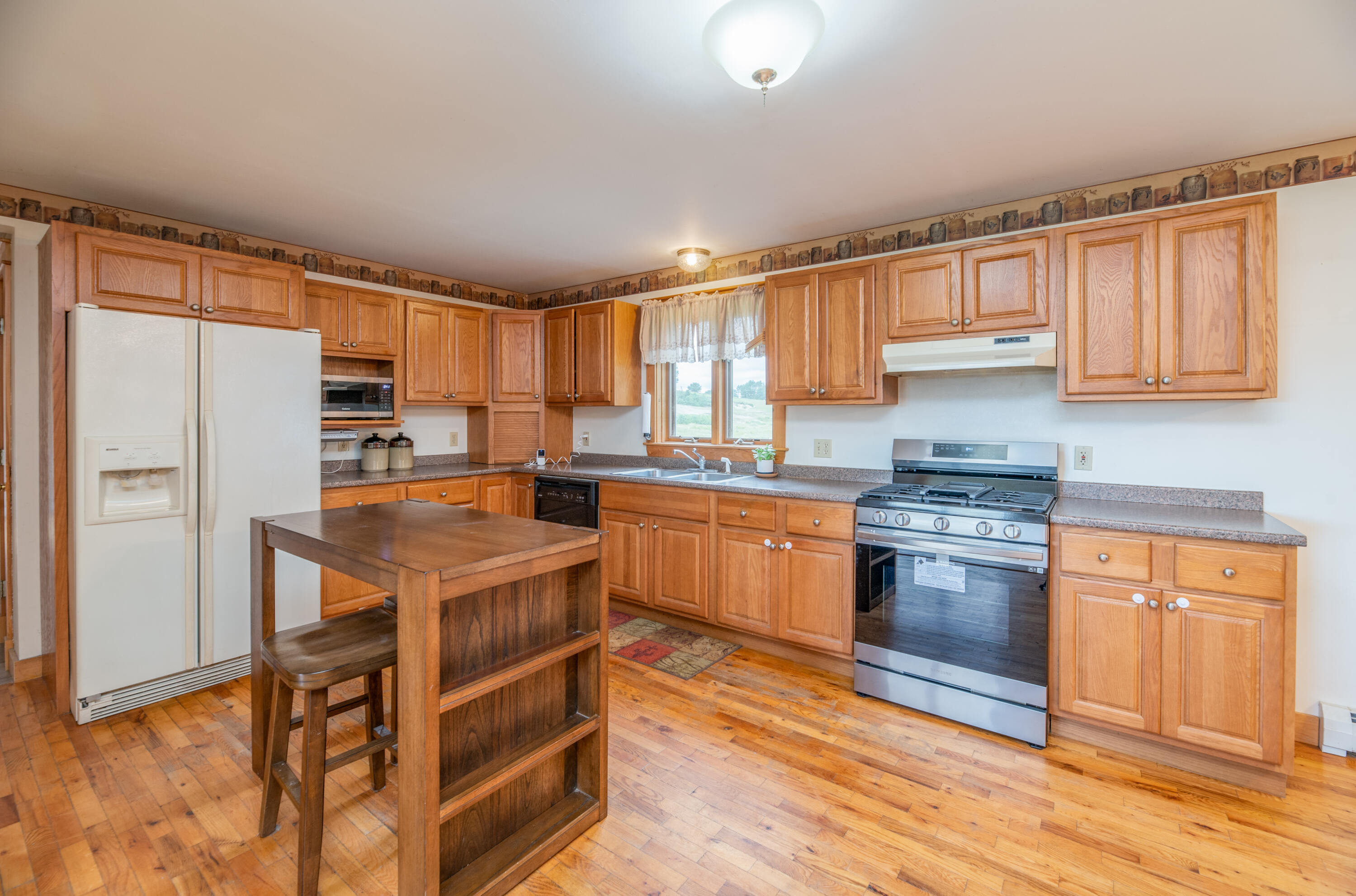 73 Old Mill Road Jefferson, ME 04348 - Photo 9 of 29 Interior4 (5)