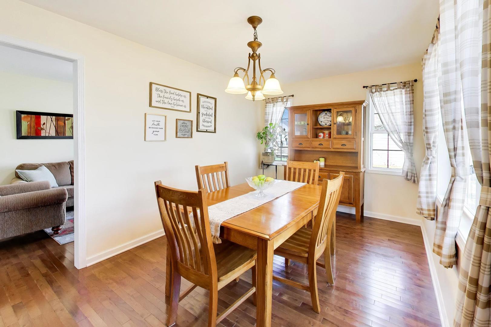 8324 44th Place Lyons, IL 60534 - Photo 8 of 28