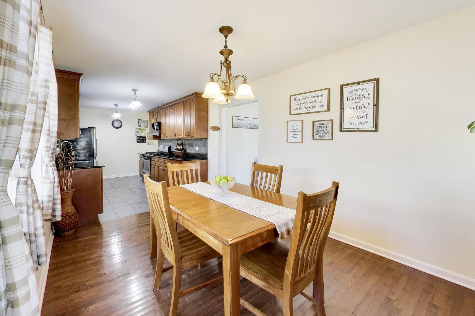 8324 44th Place Lyons, IL 60534 - Photo 9 of 28