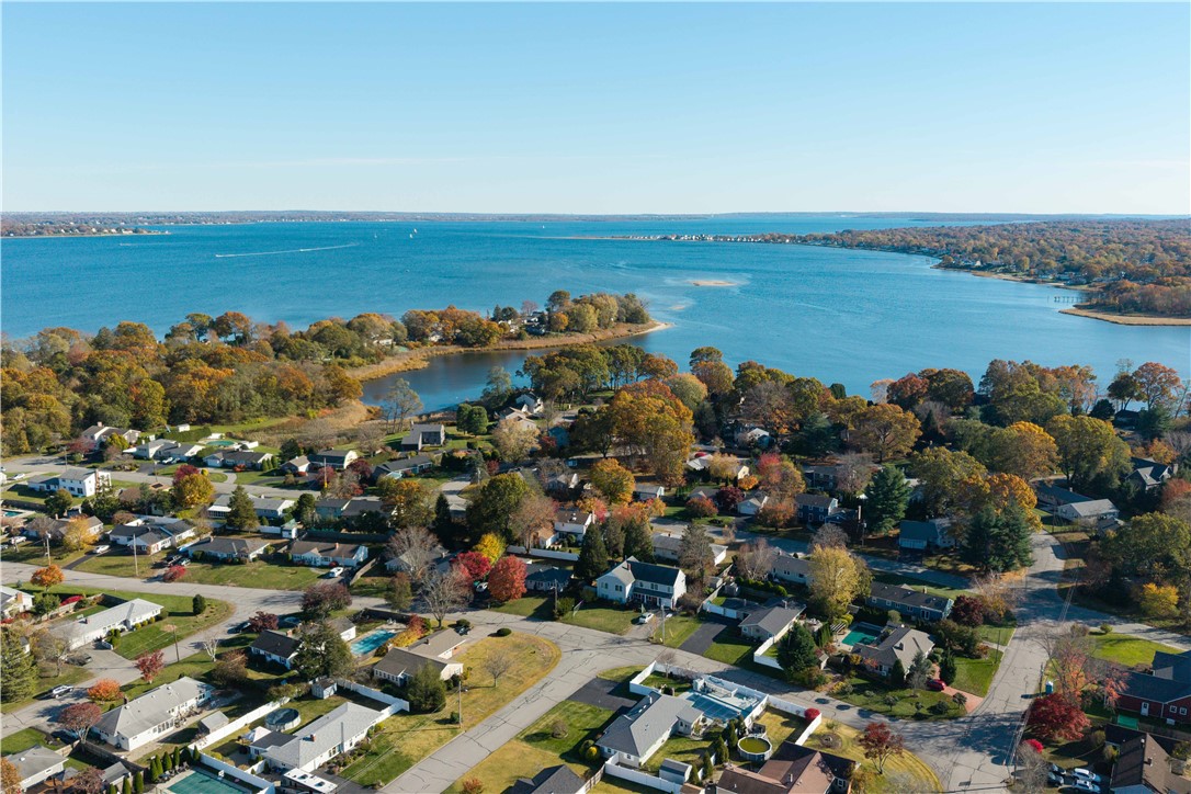 25 Honeysuckle Road Warwick, RI 02888 - Photo 2 of 28
